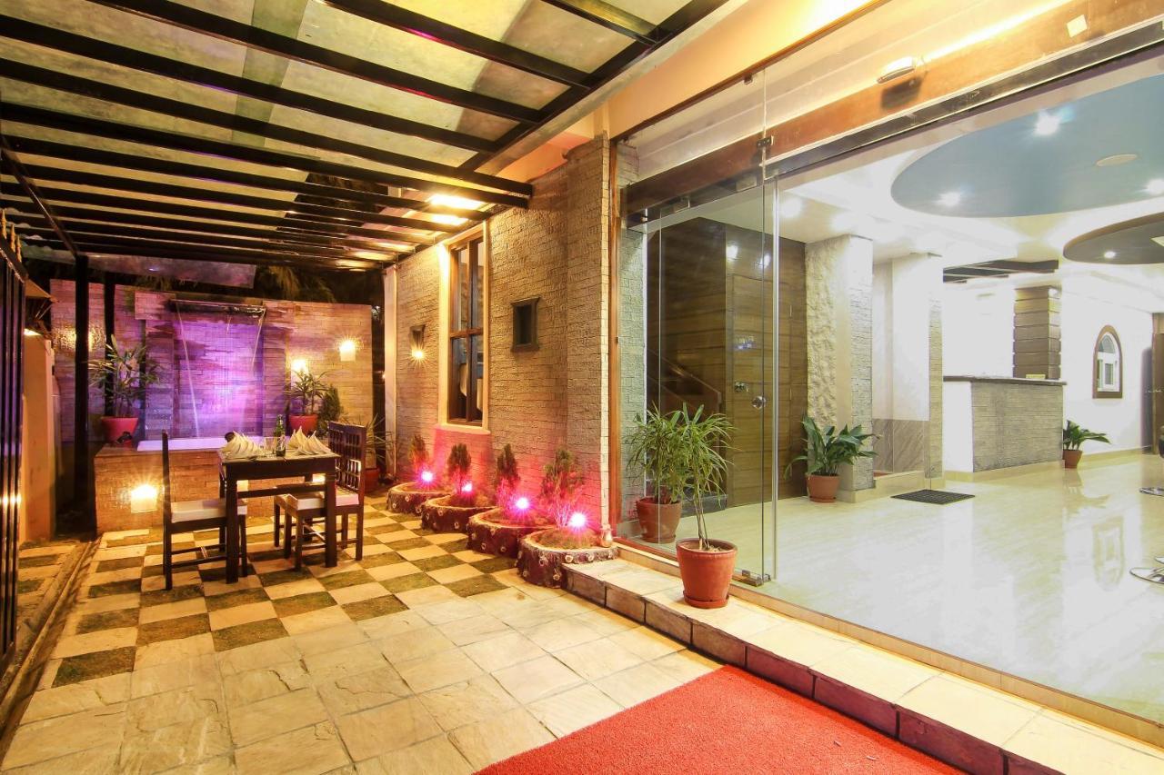 Hotel Lakeside Pvt. Ltd. Pokhara Eksteriør billede