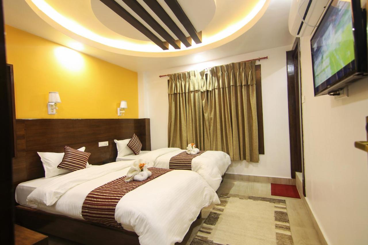 Hotel Lakeside Pvt. Ltd. Pokhara Eksteriør billede
