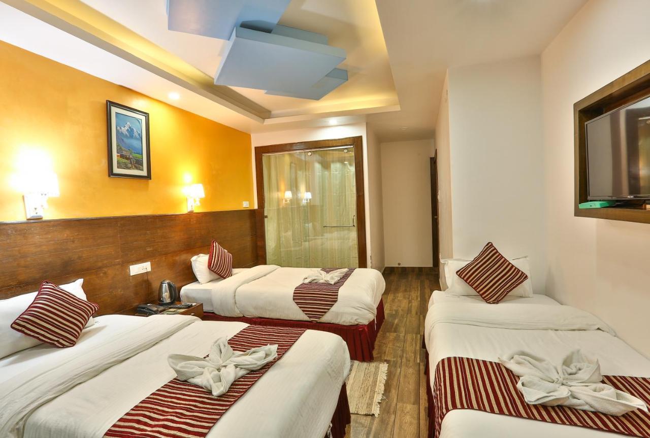 Hotel Lakeside Pvt. Ltd. Pokhara Eksteriør billede