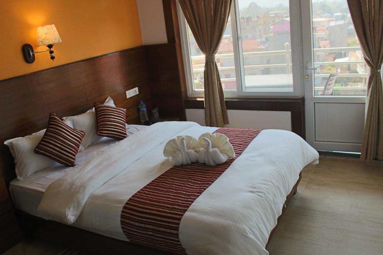 Hotel Lakeside Pvt. Ltd. Pokhara Eksteriør billede