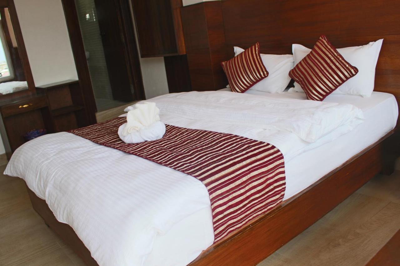 Hotel Lakeside Pvt. Ltd. Pokhara Eksteriør billede