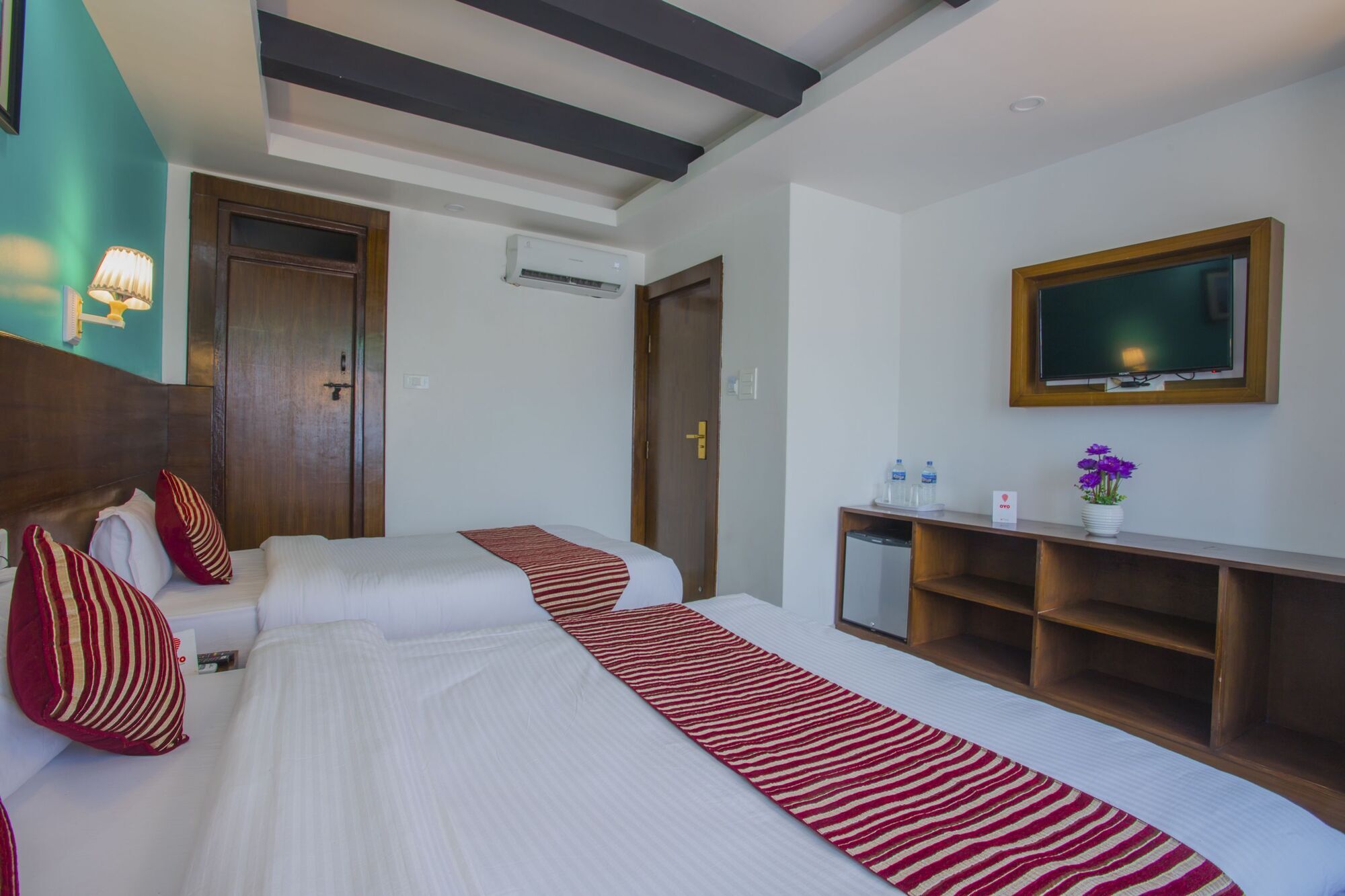 Hotel Lakeside Pvt. Ltd. Pokhara Eksteriør billede